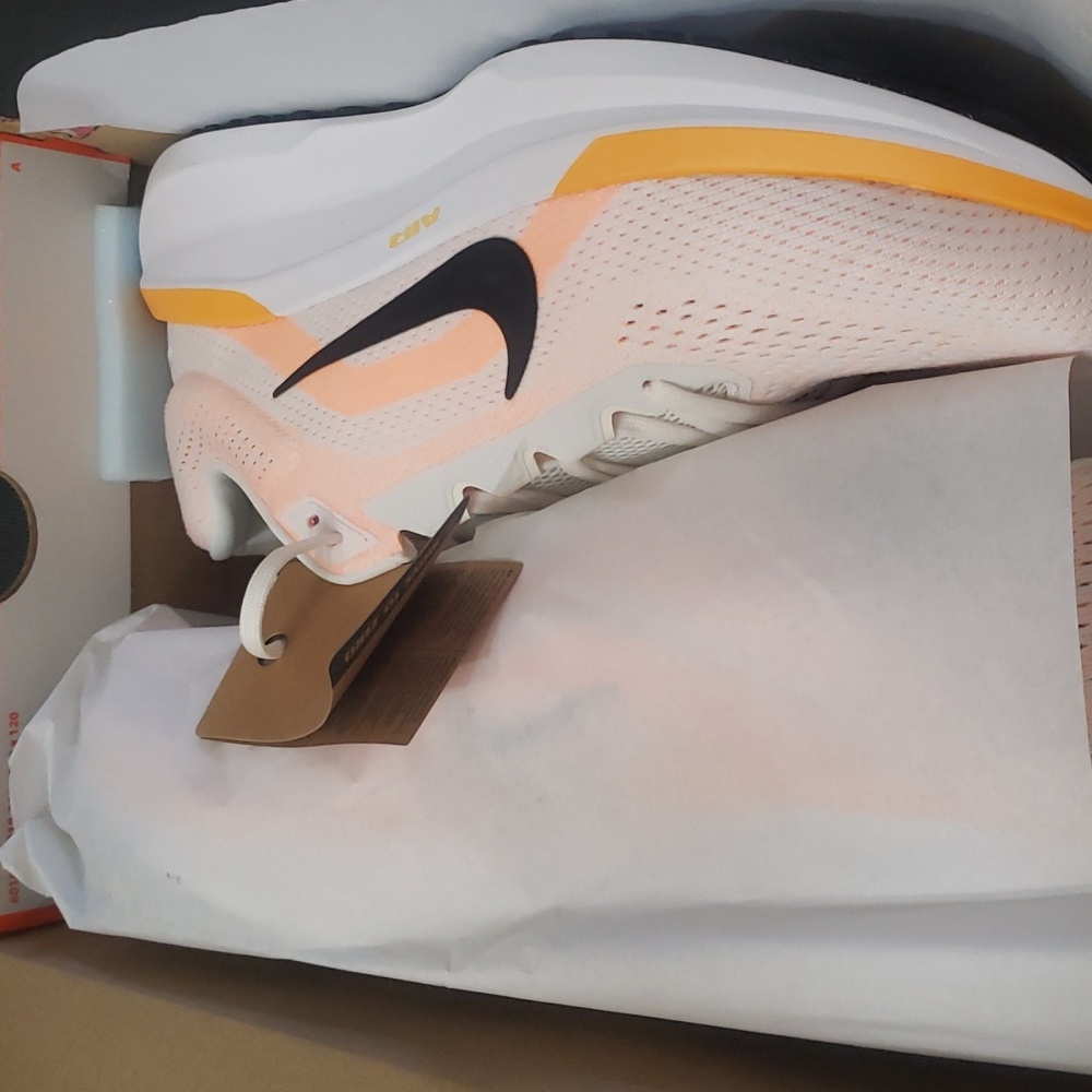 Nike Air Winflo 11, size 12, colors sail black and laser orange with black swoos - Picture 6 of 8
